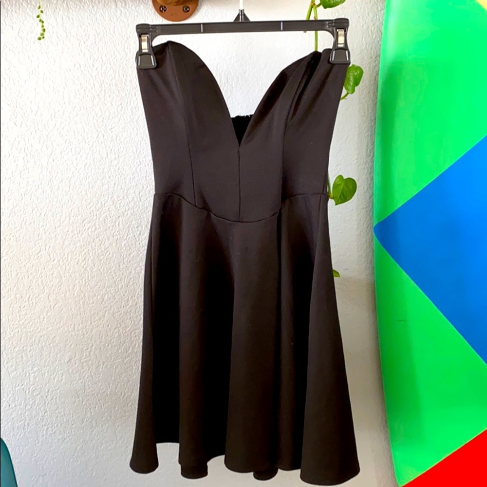 Black strapless plunge mini cocktail dress